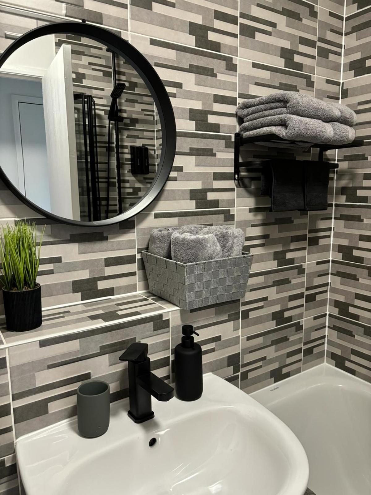 Stylish Home In Linlithgow With Free Parking מראה חיצוני תמונה