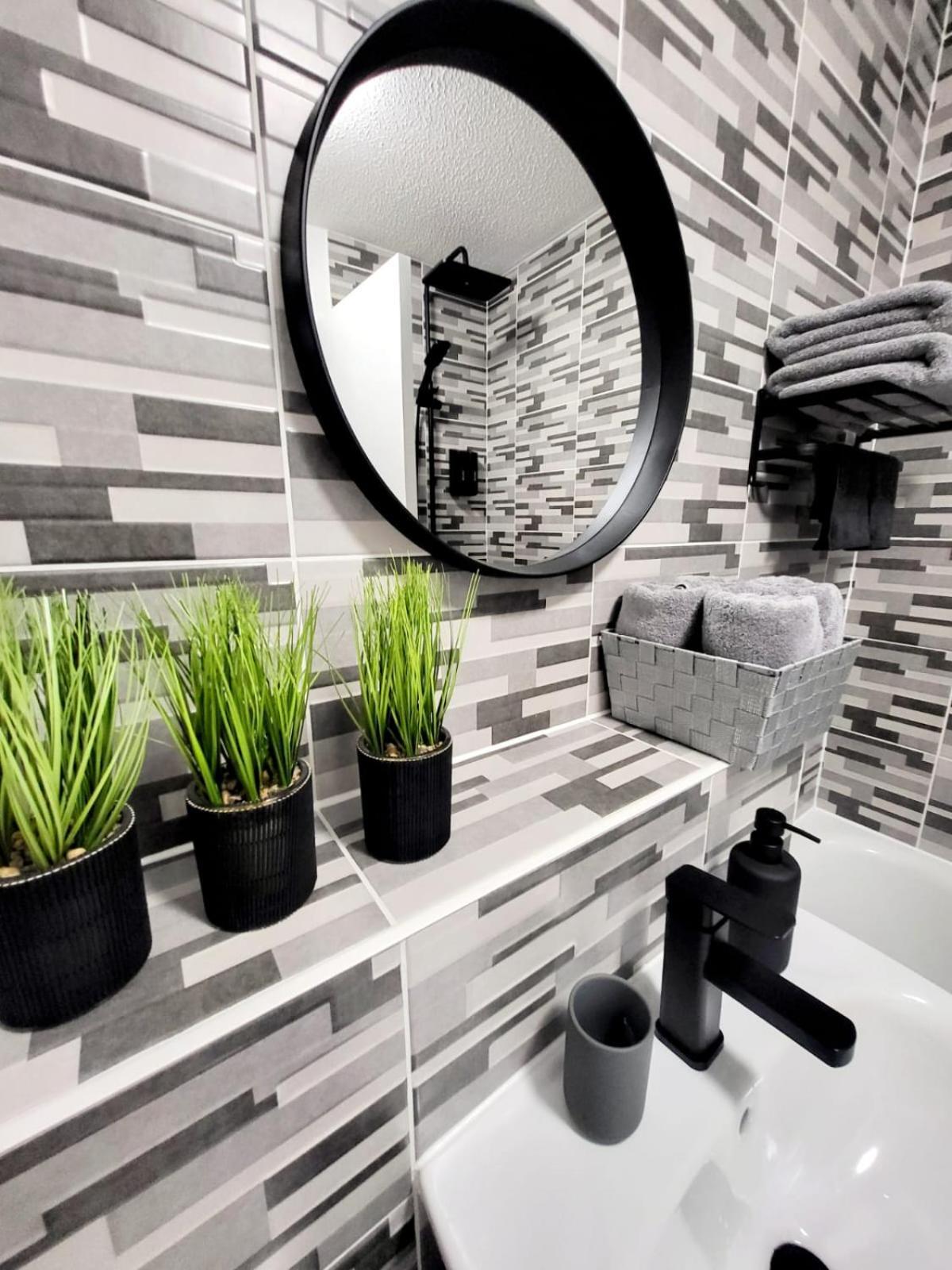Stylish Home In Linlithgow With Free Parking מראה חיצוני תמונה